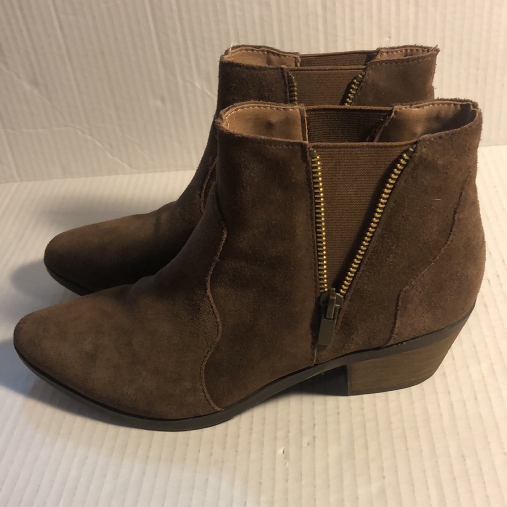 Adam Tucker Brown Suede Trixie Boot Womens Size 7.5 EUC